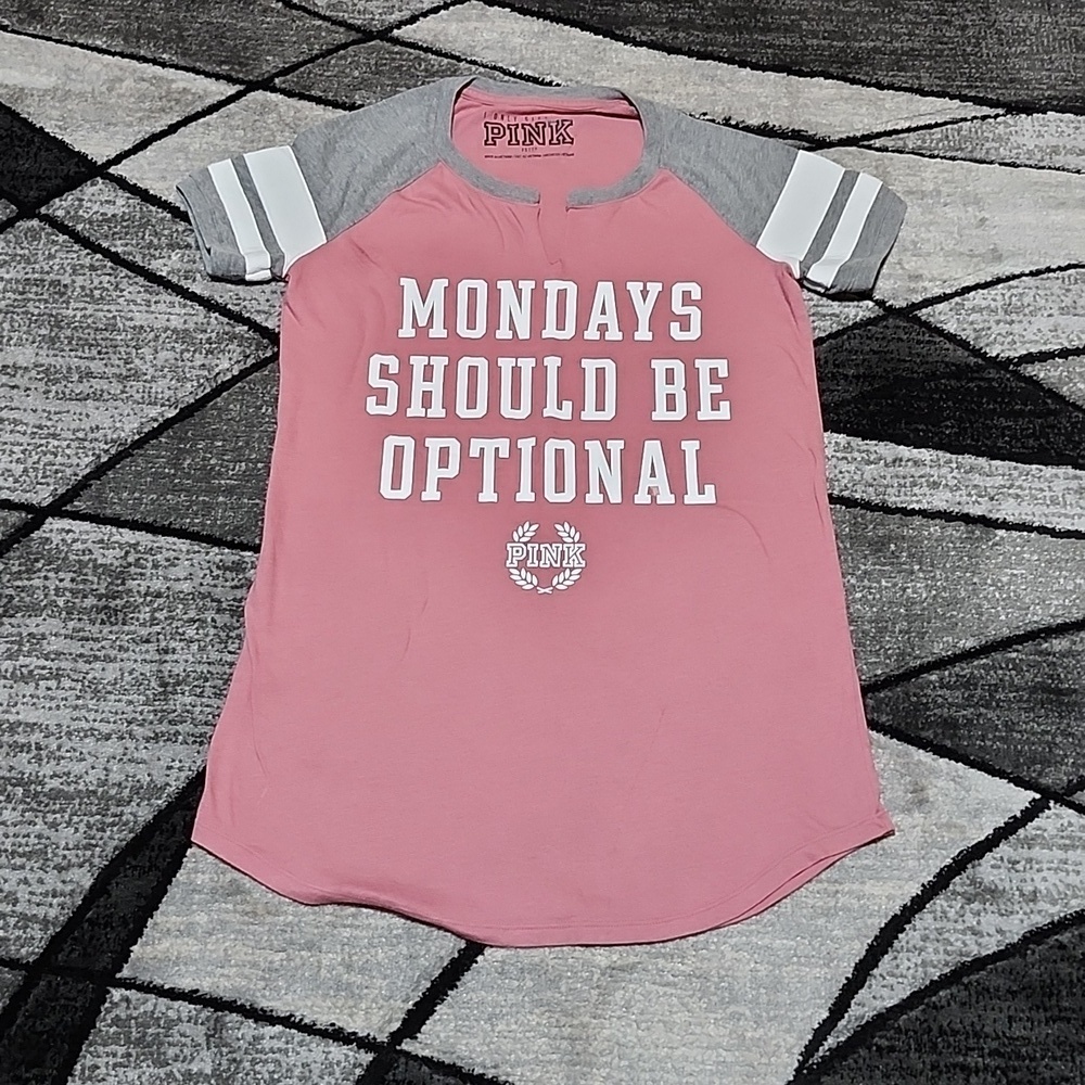 VINTAGE VS PINK I ONLY SLEEP IN PINK MONDAYS SHOULD BE OPTIONAL NIGHT TOP